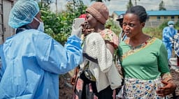 Shefi i OBSH-së viziton zonën më të goditur nga Ebola në Kongo Shefi i OBSH-së viziton zonën më të goditur nga Ebola në Kongo