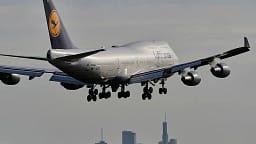 Lufthansa merr kontrollin e ITA Airways të Italisë në marrëveshje prej 325 milionë eurosh Lufthansa merr kontrollin e ITA Airways të Italisë në marrëveshje prej 325 milionë eurosh