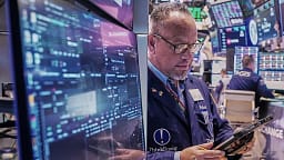 Nafta bie, tregjet shënojnë rritje, pas optimizmit për armëpushimin SHBA-Iran Nafta bie, tregjet shënojnë rritje, pas optimizmit për armëpushimin SHBA-Iran