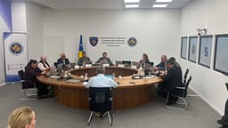 KQZ certifikon 902 kandidatë të 21 subjekteve politike për zgjedhjet e 7 qershorit KQZ certifikon 902 kandidatë të 21 subjekteve politike për zgjedhjet e 7 qershorit