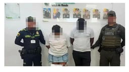 Arrestohet një çift në aeroport, policia nuk mund ta besonte çfarë gjeti në të brendshmet e tyre Arrestohet një çift në aeroport, policia nuk mund ta besonte çfarë gjeti në të brendshmet e tyre