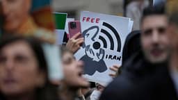 Interneti rikthehet, por iranianët përballen me kufizime të njëjta Interneti rikthehet, por iranianët përballen me kufizime të njëjta