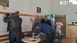 Goditet grupi që shpërndante drogë pranë shkollave në Kavajë, arrestohen 9 persona Goditet grupi që shpërndante drogë pranë shkollave në Kavajë, arrestohen 9 persona