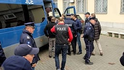 Bugaqku: Komisionerët e dyshuar për manipulim votash nuk duhet të përfshihen në zgjedhjet e 7 qershorit Bugaqku: Komisionerët e dyshuar për manipulim votash nuk duhet të përfshihen në zgjedhjet e 7 qershorit