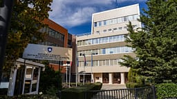 A duhet partitë ta paraqesin nga një emër për president para zgjedhjeve të qershorit? A duhet partitë ta paraqesin nga një emër për president para zgjedhjeve të qershorit?