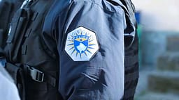 Dy persona arrestohen në Pejë dhe Istog, policia konfiskon armë dhe municion Dy persona arrestohen në Pejë dhe Istog, policia konfiskon armë dhe municion