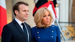 Brigitte “kontrollon” kandidatet femra që aplikojnë për punë në Pallatin Elyse? Libri i ri zbulon xhelozinë dhe tensionet me Emmanuel Macron Brigitte “kontrollon” kandidatet femra që aplikojnë për punë në Pallatin Elyse? Libri i ri zbulon xhelozinë dhe tensionet me Emmanuel Macron