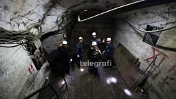 16 orë të ngujuar në Trepçë – 18 minatorë më në moshë mbeten ende brenda zgafellës pas prishjes së trafos 16 orë të ngujuar në Trepçë – 18 minatorë më në moshë mbeten ende brenda zgafellës pas prishjes së trafos