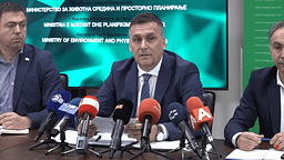 Hoxha: Së shpejti do të jenë gati qendrat rajonale për grumbullimin e mbeturinave Hoxha: Së shpejti do të jenë gati qendrat rajonale për grumbullimin e mbeturinave