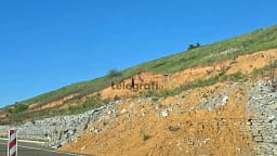 Shembjet e dheut dhe gropat, nënshkruhen kontratat e reja nga MIT për mirëmbajtjen e autoudhëve Shembjet e dheut dhe gropat, nënshkruhen kontratat e reja nga MIT për mirëmbajtjen e autoudhëve
