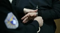 Dhunë në familje në Fushë Kosovë, arrestohet i dyshuari Dhunë në familje në Fushë Kosovë, arrestohet i dyshuari
