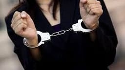 Arrestohet një grua, dyshohet se sulmoi me thikë një person në Prishtinë – dërgohet në mbajtje Arrestohet një grua, dyshohet se sulmoi me thikë një person në Prishtinë – dërgohet në mbajtje