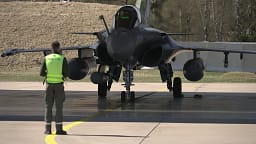 Letonia lëshon një paralajmërim për banorët pasi zbuloi një dron në hapësirën e saj ajrore Letonia lëshon një paralajmërim për banorët pasi zbuloi një dron në hapësirën e saj ajrore