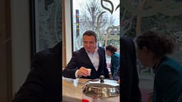 Kurti mbetet tek fushata me espresso, i kërkon kamarierit t’ia mbushë pak më shumë se 51 % Kurti mbetet tek fushata me espresso, i kërkon kamarierit t’ia mbushë pak më shumë se 51 %