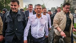 Nën gazin lotsjellës opozita turke gjen një yll të ri: Del në skenë Ozgur Ozel, kush është rivali i ri i Erdoganit Nën gazin lotsjellës opozita turke gjen një yll të ri: Del në skenë Ozgur Ozel, kush është rivali i ri i Erdoganit