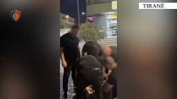 Furnizonte të tjerët me kokainë për ta shpërndarë në kryeqytet, arrestohet 37-vjeçari në Tiranë Furnizonte të tjerët me kokainë për ta shpërndarë në kryeqytet, arrestohet 37-vjeçari në Tiranë