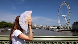 Temperatura rekord në Britani, katër adoleshentë humbin jetën nga mbytja Temperatura rekord në Britani, katër adoleshentë humbin jetën nga mbytja