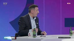 ‘‘Politikë e kungjave, tamlit edhe kifleve – Tash ka mbet edhe e vitrave – Nëse Kosova është kaq e ligë që me e shitë votën për 100 euro, le ta shesin”, Valon Syla ‘‘Politikë e kungjave, tamlit edhe kifleve – Tash ka mbet edhe e vitrave – Nëse Kosova është kaq e ligë që me e shitë votën për 100 euro, le ta shesin”, Valon Syla