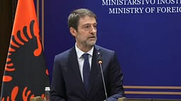 Hoxha nga Prishtina: Kosova mbetet prioritet i politikës së jashtme të Shqipërisë Hoxha nga Prishtina: Kosova mbetet prioritet i politikës së jashtme të Shqipërisë