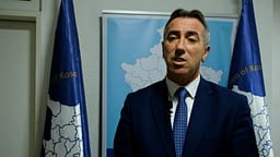 “Qeveria po ua merr kompetencat komunave”, Ibrahimi: Rekrutimi në komuna po kalon nën kontrollin e nivelit qendror “Qeveria po ua merr kompetencat komunave”, Ibrahimi: Rekrutimi në komuna po kalon nën kontrollin e nivelit qendror