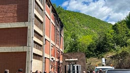 Ky është vendi ku u dogj trafoja, 18 minatorë ende të ngujuar Ky është vendi ku u dogj trafoja, 18 minatorë ende të ngujuar