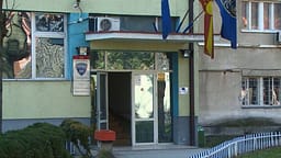Rrahu fëmijën e saj dhe më pas e la në rrugë, denoncohet në polici një grua nga Tetova Rrahu fëmijën e saj dhe më pas e la në rrugë, denoncohet në polici një grua nga Tetova
