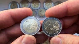 Nga një bankë raportohen 225 monedha 2-euroshe false Nga një bankë raportohen 225 monedha 2-euroshe false