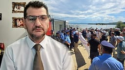 Protesta në Zvërnec, Guri: Media greke raportoi për autobusë të nisur nga Athina Protesta në Zvërnec, Guri: Media greke raportoi për autobusë të nisur nga Athina