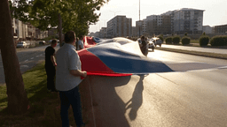 Propaganda ruse në rrota: Si Dita e Rusisë shënohet nga rrugët e Nishit deri në sallat e Banjallukës Propaganda ruse në rrota: Si Dita e Rusisë shënohet nga rrugët e Nishit deri në sallat e Banjallukës