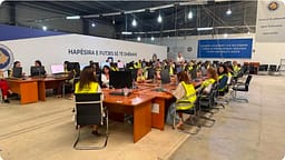KQZ: Aprovohen mbi 72 mijë pako me fletëvotime nga diaspora, tjera në shqyrtim KQZ: Aprovohen mbi 72 mijë pako me fletëvotime nga diaspora, tjera në shqyrtim