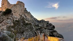 Izraeli pushton një kështjellë në Liban ndërsa zgjeron ofensivën tokësore Izraeli pushton një kështjellë në Liban ndërsa zgjeron ofensivën tokësore