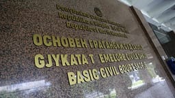 Një banor nga Shkupi edhe pse i gjallë është shpallur i vdekur për 25 vjet, institucionet fajësojnë njëra-tjetrën Një banor nga Shkupi edhe pse i gjallë është shpallur i vdekur për 25 vjet, institucionet fajësojnë njëra-tjetrën