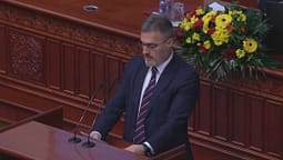 Aziri: Në mënyrë klandestine tentojnë të kalojnë Ligjin për Arsim të Lartë, Kuvendi shkel rregulloren Aziri: Në mënyrë klandestine tentojnë të kalojnë Ligjin për Arsim të Lartë, Kuvendi shkel rregulloren