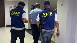 Lojëra fati dhe drogë, arrestohen tre persona në Fushë-Krujë, mes tyre një punonjës policie Lojëra fati dhe drogë, arrestohen tre persona në Fushë-Krujë, mes tyre një punonjës policie