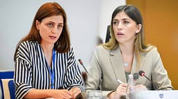 Haxhiu i ofroi ndihmë Francës, i reagon deputetja e LDK-së: Deklaratë fyese, ne ende varemi nga KFOR-i për zjarre Haxhiu i ofroi ndihmë Francës, i reagon deputetja e LDK-së: Deklaratë fyese, ne ende varemi nga KFOR-i për zjarre