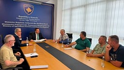 Ministria e Bujqësisë: Fermerët janë baza e prodhimit, veprimet e marra nuk janë masa kundër industrisë së përpunimit Ministria e Bujqësisë: Fermerët janë baza e prodhimit, veprimet e marra nuk janë masa kundër industrisë së përpunimit