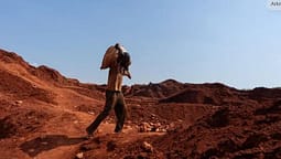Shembet një minierë ari në Sudan, humbin jetën të paktën 15 punëtorë Shembet një minierë ari në Sudan, humbin jetën të paktën 15 punëtorë