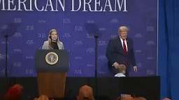 Trump vrapon pas vogëlushit: Nuk doja që të bëhej si Biden dhe të binte nga skena Trump vrapon pas vogëlushit: Nuk doja që të bëhej si Biden dhe të binte nga skena