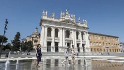 Vapë ekstreme në Itali, alarm i kuq në 27 qytete, raportohet për tre viktima Vapë ekstreme në Itali, alarm i kuq në 27 qytete, raportohet për tre viktima