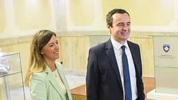 Kurti: Albulena Haxhiu do vazhdojë të jetë u.d Presidente, si unë Kryeministër në detyrë Kurti: Albulena Haxhiu do vazhdojë të jetë u.d Presidente, si unë Kryeministër në detyrë