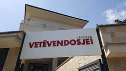 Kurti takon mërgimtarët në Prishtinë, LVV organizon tubim në sheshin “Adem Jashari” Kurti takon mërgimtarët në Prishtinë, LVV organizon tubim në sheshin “Adem Jashari”