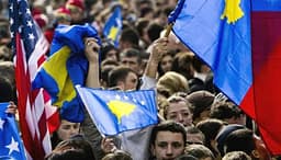 Petritsch: Qytetarët të cojnë mesazh se bllokimet s’ janë të pranueshme, Homel: Kosova s’ka luks të mbetet në kriza të brendshme Petritsch: Qytetarët të cojnë mesazh se bllokimet s’ janë të pranueshme, Homel: Kosova s’ka luks të mbetet në kriza të brendshme