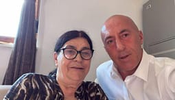 Në krah me nënën Rukë, Ramush Haradinaj uron Kurban Bajramin Në krah me nënën Rukë, Ramush Haradinaj uron Kurban Bajramin