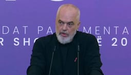 Rama ironizon: Protestues nga Kosova e Maqedonia po vijnë për ta shpëtuar Shqipërinë Rama ironizon: Protestues nga Kosova e Maqedonia po vijnë për ta shpëtuar Shqipërinë
