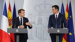 Macron dhe Sanchez kundër kampeve të deportimit jashtë BE-së: Nuk janë efektive, bien ndesh me vlerat evropiane Macron dhe Sanchez kundër kampeve të deportimit jashtë BE-së: Nuk janë efektive, bien ndesh me vlerat evropiane
