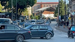 Punimet bllokojnë rrugën “Ilir Konushevcin”, kolona të gjata në zemër të Prishtinës Punimet bllokojnë rrugën “Ilir Konushevcin”, kolona të gjata në zemër të Prishtinës