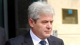 “Non grata” për Belën dhe Alimin, Ahmeti: Jam i sigurt se shteti shqiptar nuk u bie në qafë shqiptarëve “Non grata” për Belën dhe Alimin, Ahmeti: Jam i sigurt se shteti shqiptar nuk u bie në qafë shqiptarëve