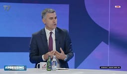 Xhafer Tahiri: Ka një plan nga “kuzhinat” e VV për sulme ndaj presidentes Osmani, dikur e quanin “mbretëresha e Kosovës” Xhafer Tahiri: Ka një plan nga “kuzhinat” e VV për sulme ndaj presidentes Osmani, dikur e quanin “mbretëresha e Kosovës”
