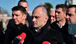Filipçe: Qeveria po e çon vendin drejt kolapsit financiar Filipçe: Qeveria po e çon vendin drejt kolapsit financiar