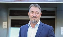 “Mjaft më!” – Lushtaku i reagon Kurtit: Mashtrime, shpifje dhe viktimizim politik “Mjaft më!” – Lushtaku i reagon Kurtit: Mashtrime, shpifje dhe viktimizim politik